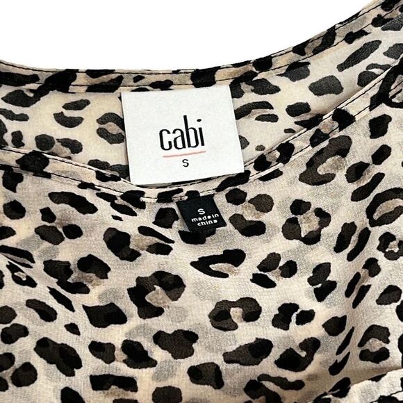 CAbi leopard print sleeveless flutter blouse size S - Picture 11 of 16